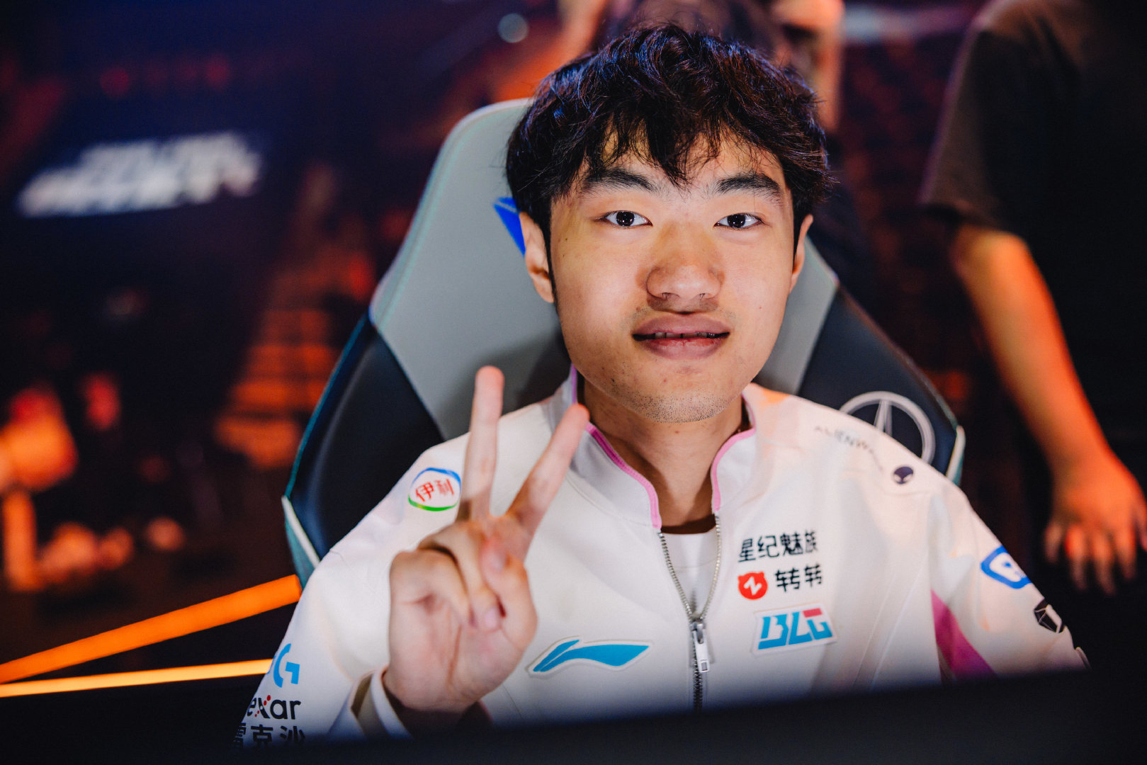 关于BLG翻盘G2,Chovy线上压制力十足宿命之战入围赛,点燃全场激情的信息 关于BLG翻盘G2,Chovy线上压制力十足宿命之战入围赛,点燃全场激情的信息