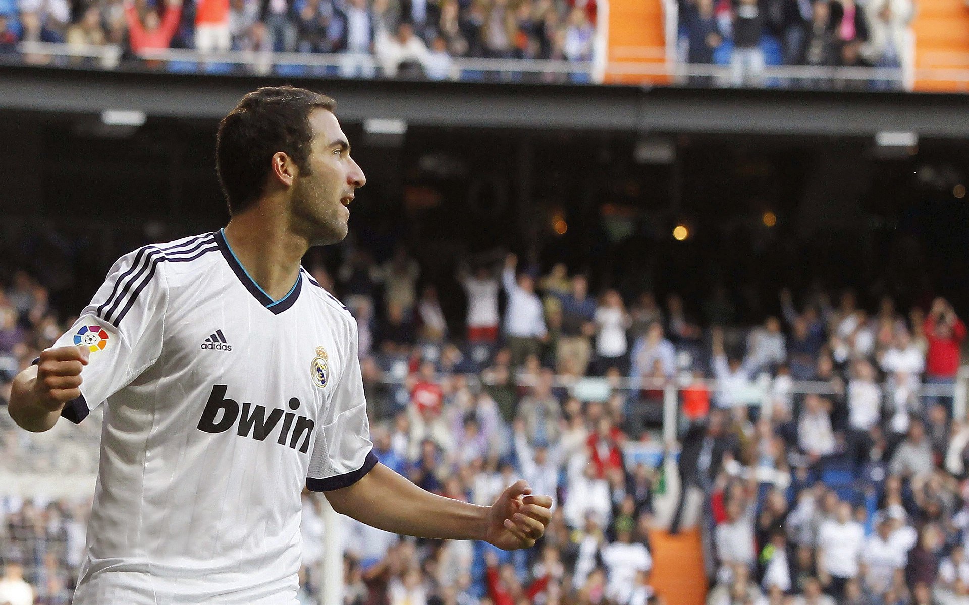 鏖战伊斯坦布尔，贝林厄姆的统治之夜与哥伦比亚的坚韧