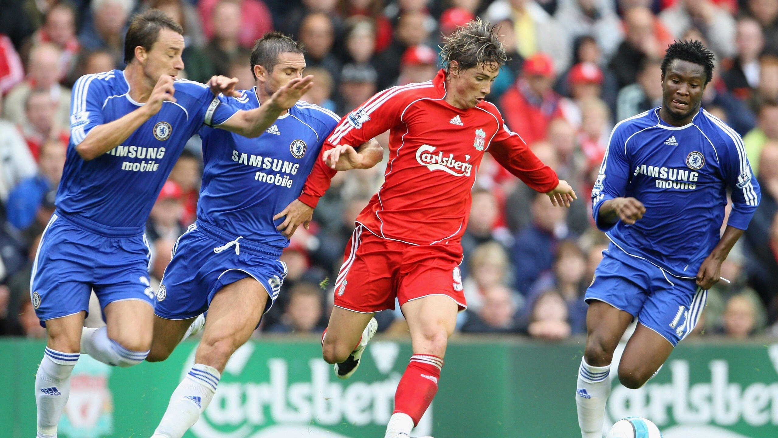 皮克领衔关键胜利，拜仁轻取罗马展露冠军相